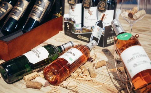 紅酒葡萄酒的一類(lèi)香氣是指什么意思有哪些