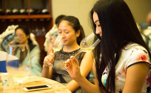 重慶白酒市場(chǎng)的態(tài)勢(shì) 重慶白酒市場(chǎng)分析 白酒行業(yè)